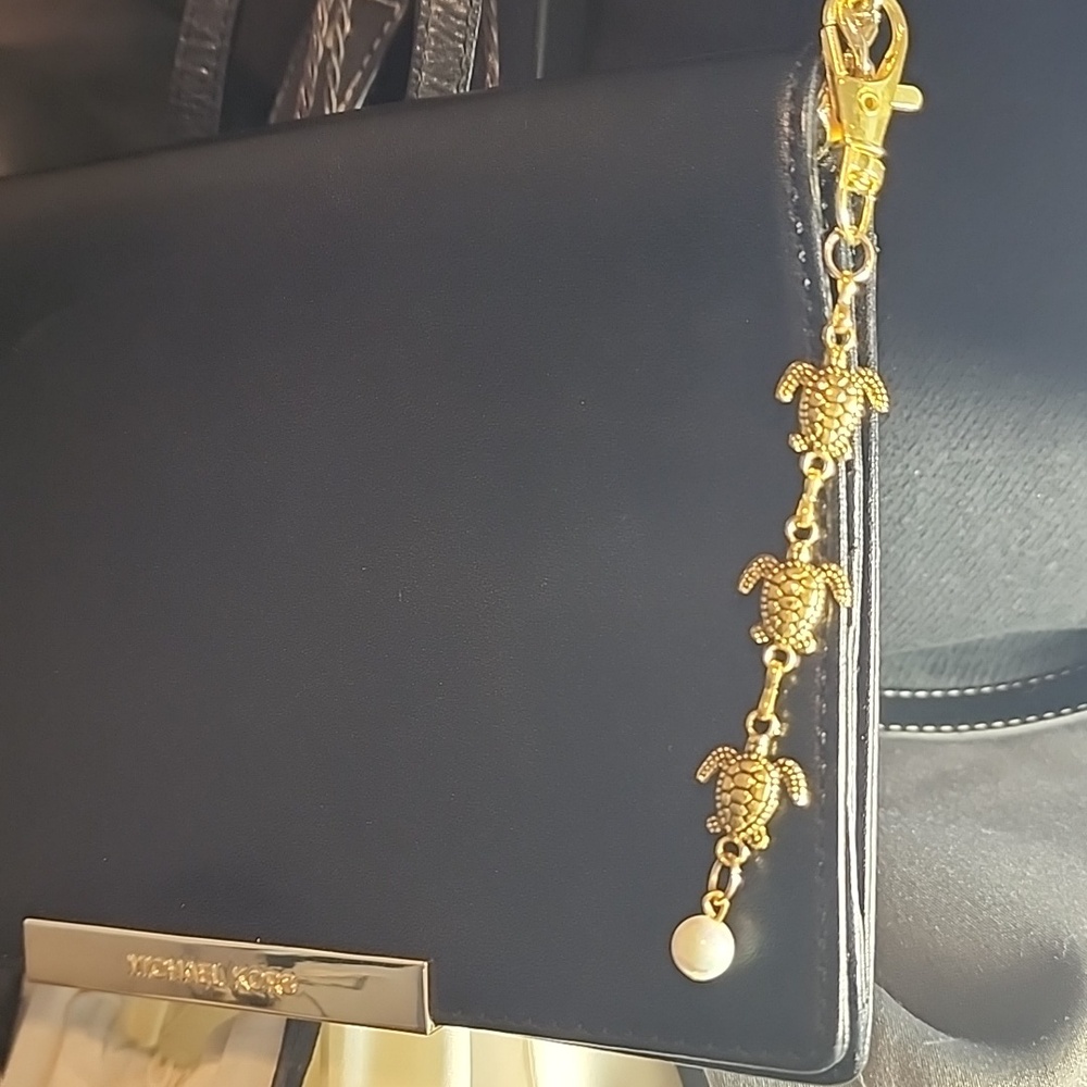 Hand Crafted Bag Charm with Gold Turtles Chain (3)Turtles